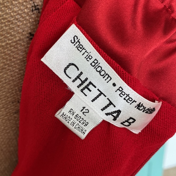 Chetta B Dress. Red Sateen Feel. Size 12. Beautiful Fabric - Picture 9 of 14